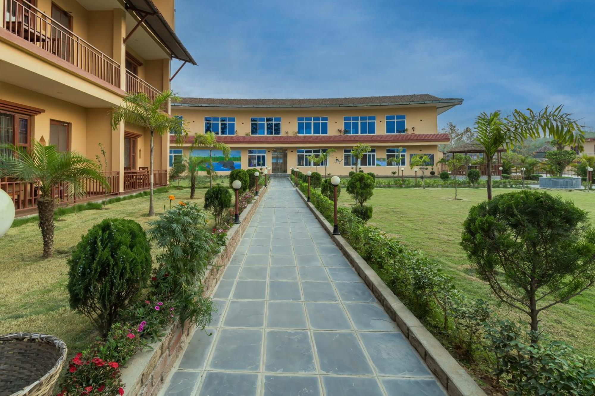 Sisai Park Village Chitwan Exterior foto